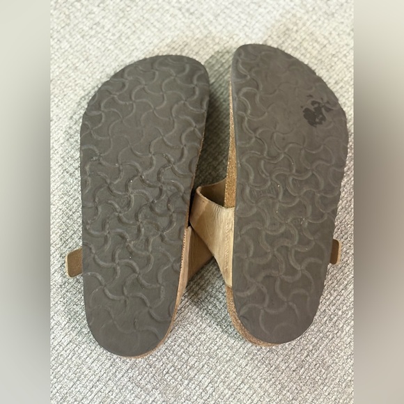 Birkenstock Tan Sandals - Picture 2 of 3